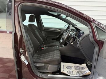 VOLKSWAGEN GOLF 1.4 TSI 8.7kWh GTE Hatchback 5dr Petrol Plug-in Hybrid DSG Euro 