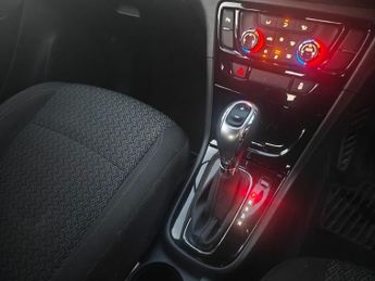 VAUXHALL MOKKA X 1.4i Turbo Design Nav SUV 5dr Petrol Auto Euro 6 (140 ps)