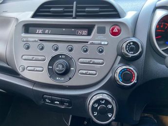 HONDA JAZZ 1.4 i-VTEC ES Hatchback 5dr Petrol i SHIFT Euro 4 (100 ps)