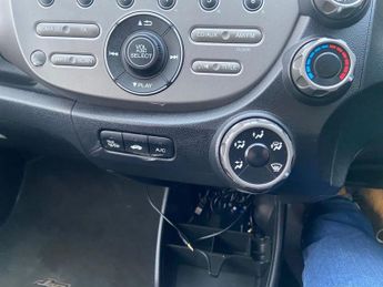 HONDA JAZZ 1.4 i-VTEC ES Hatchback 5dr Petrol i SHIFT Euro 4 (100 ps)