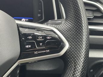 VOLKSWAGEN T-ROC 2.0 TDI R-Line SUV 5dr Diesel DSG Euro 6 (s/s) (150 ps)