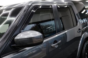 LAND ROVER DISCOVERY 4 3.0 SD V6 HSE SUV 5dr Diesel Auto 4WD Euro 5 (s/s) (255 bhp)