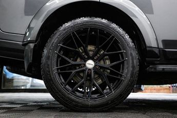 LAND ROVER DISCOVERY 4 3.0 SD V6 HSE SUV 5dr Diesel Auto 4WD Euro 5 (s/s) (255 bhp)