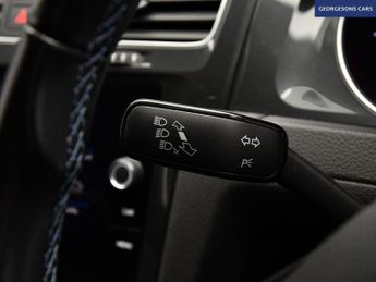 VOLKSWAGEN E-GOLF 35.8kWh e-Golf Hatchback 5dr Electric Auto (136 ps)