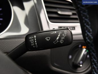 VOLKSWAGEN E-GOLF 35.8kWh e-Golf Hatchback 5dr Electric Auto (136 ps)