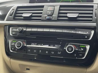 BMW 3 SERIES 2.0 320d Luxury Touring 5dr Diesel Auto xDrive Euro 6 (s/s) (190