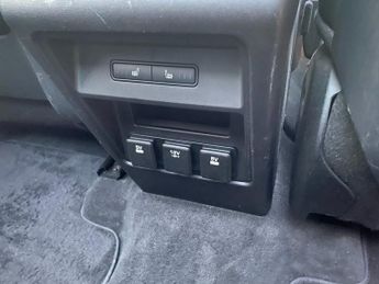 LAND ROVER DISCOVERY SPORT 2.0 TD4 HSE Luxury SUV 5dr Diesel Auto 4WD Euro 6 (s/s) (180 ps)