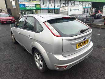 FORD FOCUS 1.6 Zetec Hatchback 5dr Petrol Manual (161 g/km, 99 bhp)