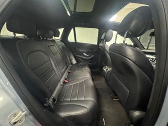 MERCEDES-BENZ GLC 2.1 GLC220d AMG Line (Premium) SUV 5dr Diesel G-Tronic 4MATIC Eu