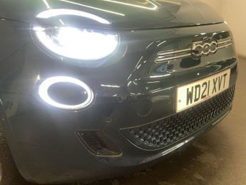 FIAT 500e C 42kWh La Prima Convertible 2dr Electric Auto (118 ps)