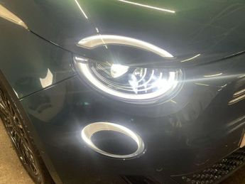 FIAT 500e C 42kWh La Prima Convertible 2dr Electric Auto (118 ps)