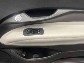 FIAT 500e C 42kWh La Prima Convertible 2dr Electric Auto (118 ps)