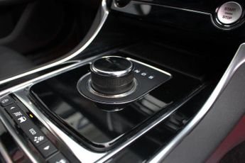 JAGUAR XF 2.0d R-Sport Sportbrake 5dr Diesel Auto Euro 6 (s/s) (180 ps)