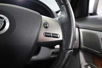 JAGUAR XF 2.7d V6 Luxury Saloon 4dr Diesel Auto Euro 4 (207 ps)