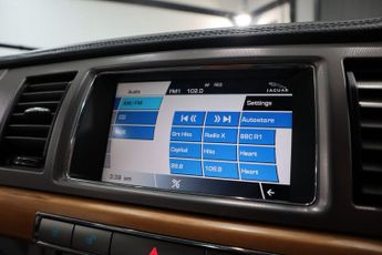 JAGUAR XF 2.7d V6 Luxury Saloon 4dr Diesel Auto Euro 4 (207 ps)