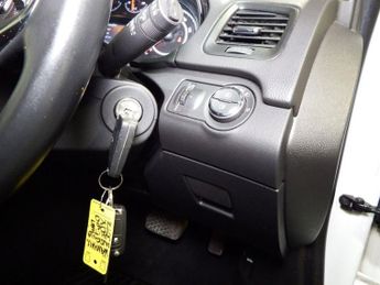 VAUXHALL INSIGNIA 2.0 CDTi Elite Nav Hatchback 5dr Diesel Auto Euro 5 (163 ps)