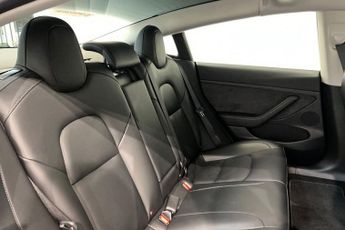 TESLA Model 3 Standard Range Plus Saloon 4dr Electric Auto RWD (241 bhp) Park 