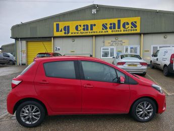 TOYOTA YARIS 1.5 VVT-i Icon Hatchback 5dr Petrol CVT Euro 6 (111 ps)