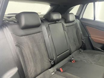 VOLKSWAGEN ID.4 Pro Performance 77kWh Max SUV 5dr Electric Auto (204 ps)