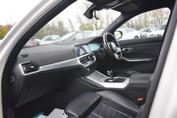 BMW 3 SERIES 2.0 330i M Sport Saloon 4dr Petrol Auto Euro 6 (s/s) (258 ps)