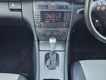 MERCEDES-BENZ C-CLASS 1.8 C180 Kompressor SE Coupe 2dr Petrol Automatic (193 g/km, 143