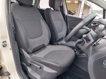 RENAULT CAPTUR 1.5 dCi ENERGY Dynamique S Nav SUV 5dr Diesel Auto Euro 6 (s/s) 