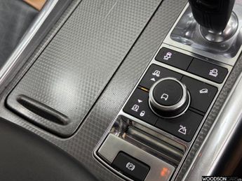 LAND ROVER RANGE ROVER SPORT 3.0 SD V6 HSE Dynamic SUV 5dr Diesel Auto 4WD Euro 6 (s/s) (306 