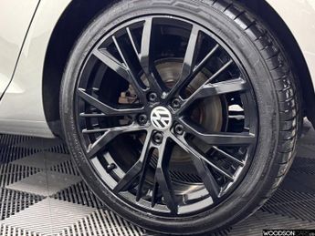 VOLKSWAGEN GOLF 2.0 TDI BlueMotion Tech GT Estate 5dr Diesel Manual Euro 5 (s/s)