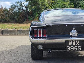 FORD MUSTANG 