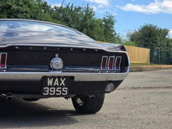 FORD MUSTANG 