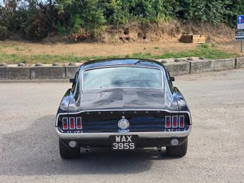 FORD MUSTANG 