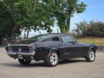 FORD MUSTANG 