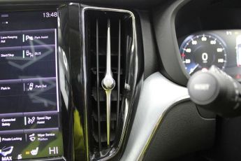 VOLVO XC60 2.0 D4 Momentum SUV 5dr Diesel Auto Euro 6 (s/s) (190 ps)