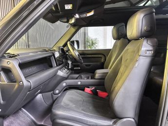 LAND ROVER DEFENDER 5.0 P525 V8 SUV 3dr Petrol Auto 4WD Euro 6 (s/s) (525 ps)