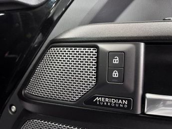 LAND ROVER DEFENDER 5.0 P525 V8 SUV 3dr Petrol Auto 4WD Euro 6 (s/s) (525 ps)