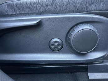 MERCEDES-BENZ EQA EQA 250 66.5kWh AMG Line (Premium) SUV 5dr Electric Auto (190 ps