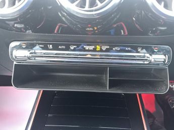 MERCEDES-BENZ EQA EQA 250 66.5kWh AMG Line (Premium) SUV 5dr Electric Auto (190 ps