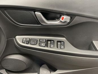 HYUNDAI KONA 39kWh Premium SUV 5dr Electric Auto (10.5kW Charger) (136 ps)