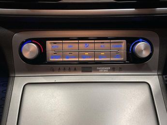 HYUNDAI KONA 39kWh Premium SUV 5dr Electric Auto (10.5kW Charger) (136 ps)