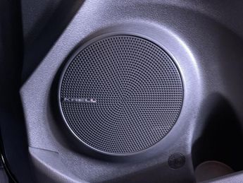 HYUNDAI KONA 39kWh Premium SUV 5dr Electric Auto (10.5kW Charger) (136 ps)