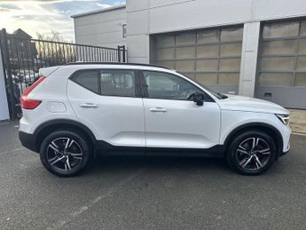 VOLVO XC40 2.0 B3 MHEV Plus SUV 5dr Petrol Hybrid DCT Auto Euro 6 (s/s) (16