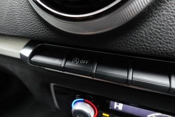 AUDI A3 1.5 TFSI CoD 35 S line Sportback 5dr Petrol S Tronic Euro 6 (s/s