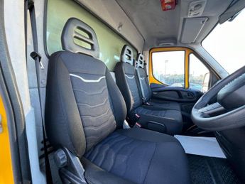 IVECO DAILY Curtain sides luton VAN Automatic