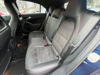 MERCEDES-BENZ A-CLASS 2.1 A200d AMG Line (Premium) Hatchback 5dr Diesel 7G-DCT Euro 6 