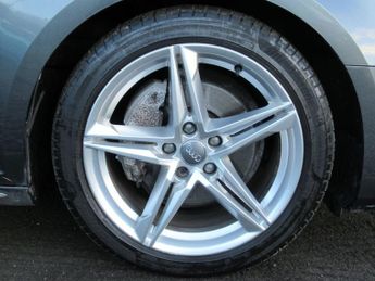 AUDI A4 AVANT 2.0 TDI S line Estate 5dr Diesel S Tronic quattro Euro 6 (s/s) (