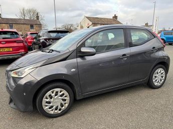 Toyota AYGO 1.0 VVT-i X-PLAY FIVE DOOR 70 BHP