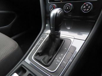 VOLKSWAGEN GOLF 1.6 TDI SE DSG Euro 6 (s/s) 5dr