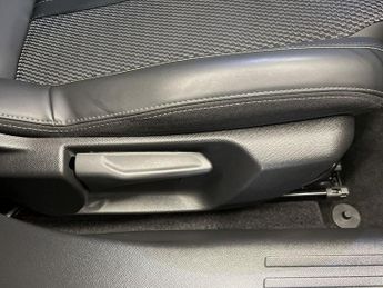 PEUGEOT 2008 1.2 PureTech GT SUV 5dr Petrol EAT Euro 6 (s/s) (130 ps)