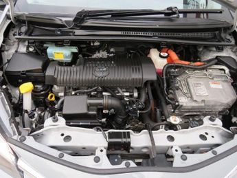 TOYOTA YARIS 1.5 VVT-h Icon Tech Hatchback 5dr Petrol Hybrid E-CVT Euro 6 (s/
