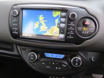 TOYOTA YARIS 1.5 VVT-h Icon Tech Hatchback 5dr Petrol Hybrid E-CVT Euro 6 (s/